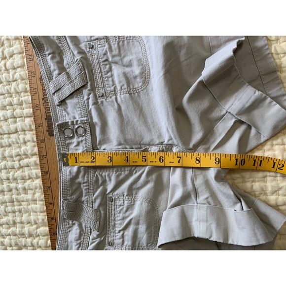 White House Black Market Khaki Shorts size 0 - Picture 8 of 11